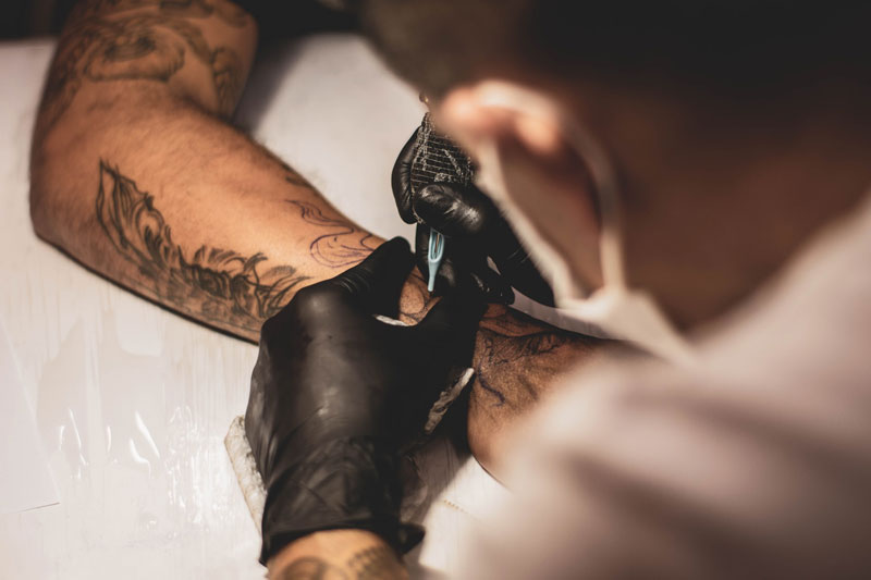 Seguros para estudios de tatuaje y piercings en Vitoria-Gasteiz