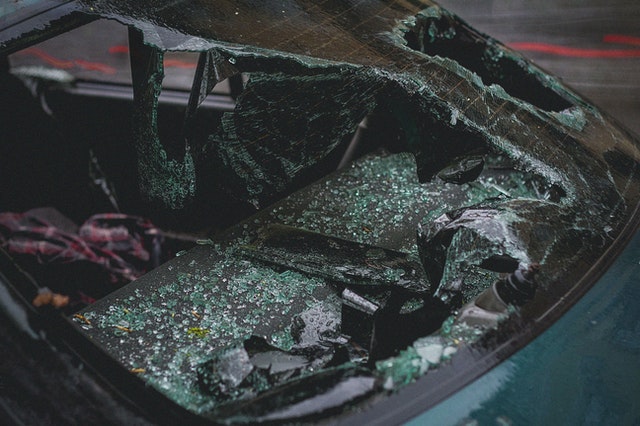 Seguro de coche a terceros con lunas y asistencia en viaje